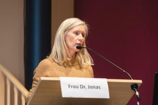 Frau Dr. Jonas, Leitung Heimaufsicht