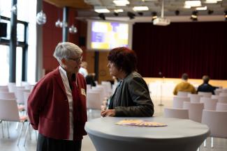 Frau Trautzburg und Frau Kalinna (SWA e.V.) Frau Trautzburg und Frau Kalinna (SWA e.V.)